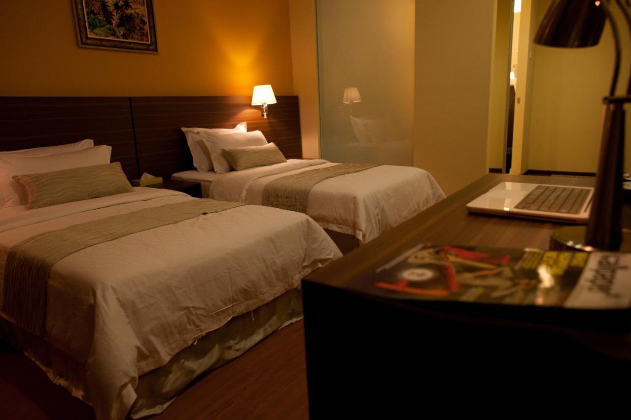 Pine Tree Hotel Batu Pahat Εξωτερικό φωτογραφία