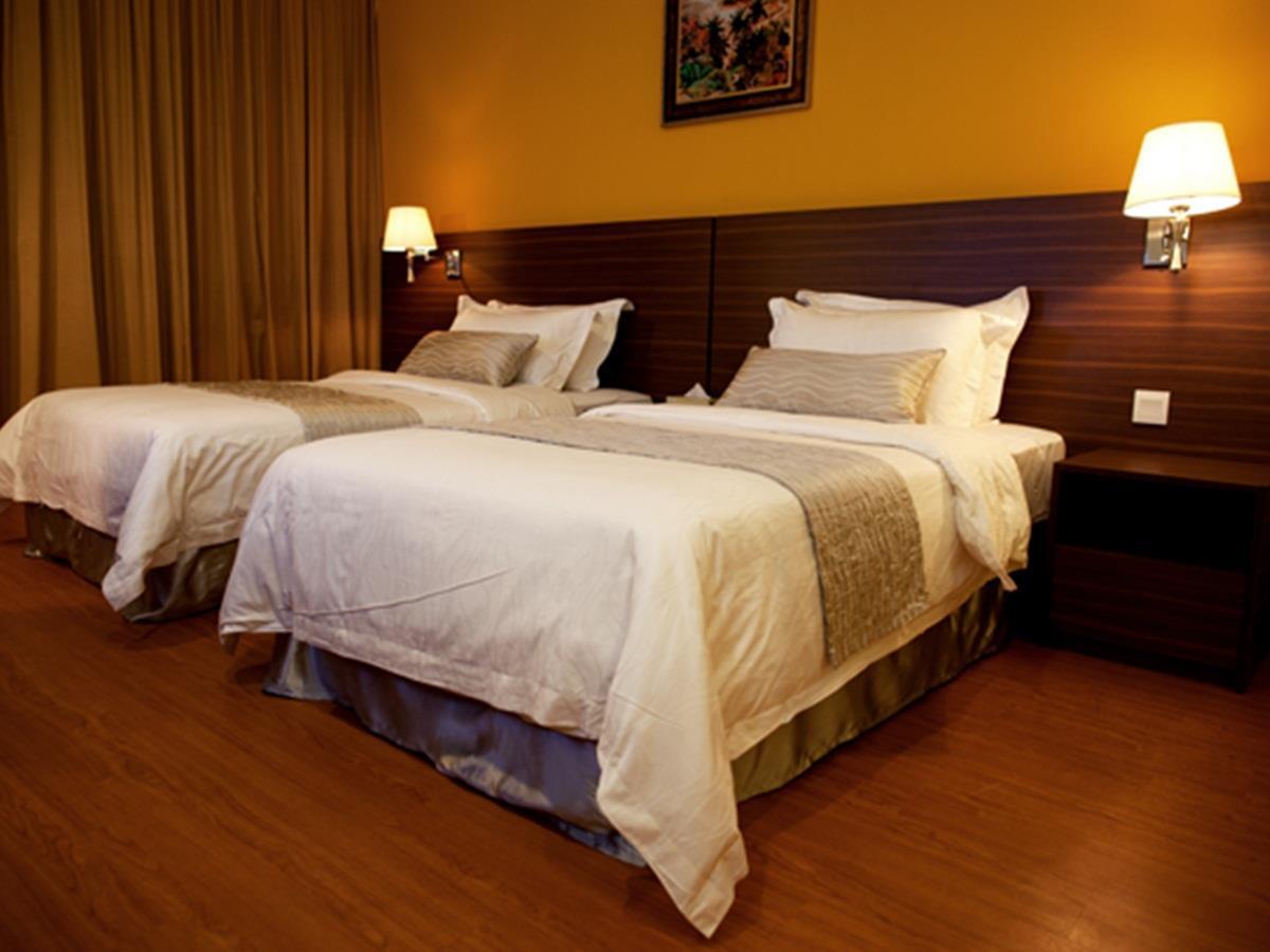 Pine Tree Hotel Batu Pahat Εξωτερικό φωτογραφία