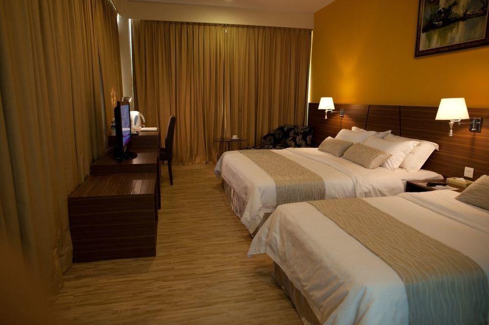 Pine Tree Hotel Batu Pahat Εξωτερικό φωτογραφία