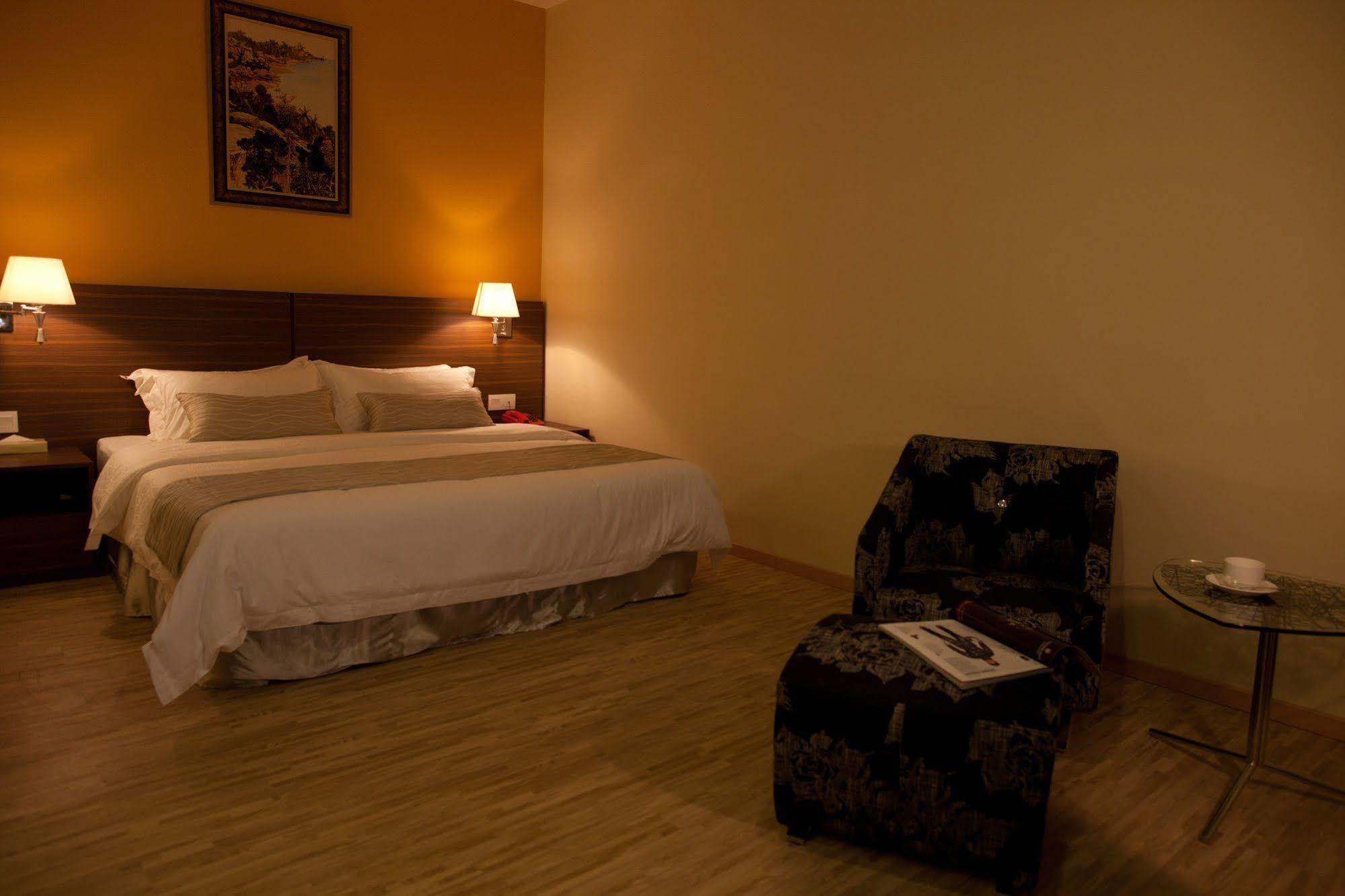 Pine Tree Hotel Batu Pahat Εξωτερικό φωτογραφία
