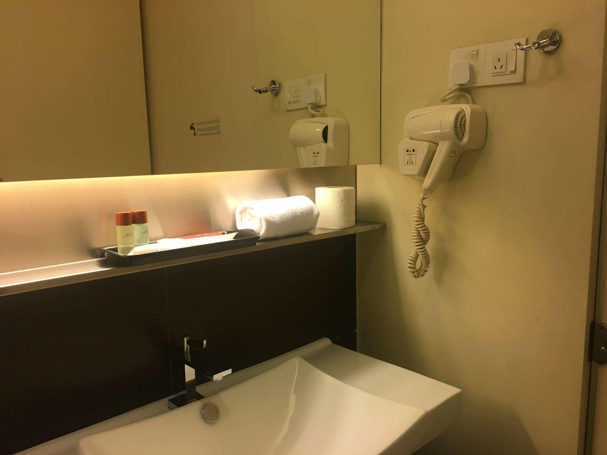Pine Tree Hotel Batu Pahat Εξωτερικό φωτογραφία